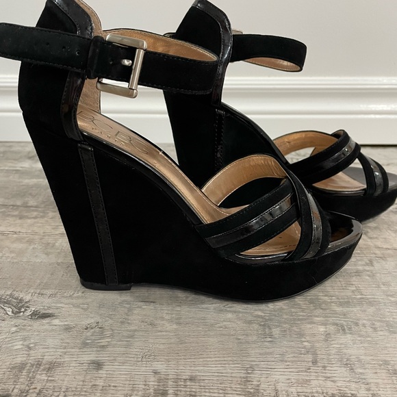 BCBG Paris suede wedges - Picture 2 of 8